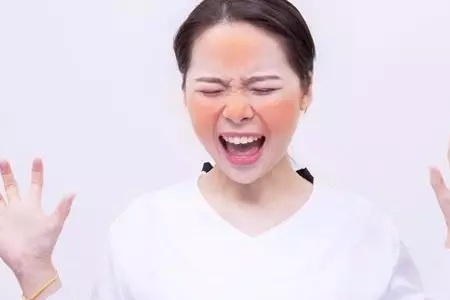 皮膚變成敏感肌怎么辦？如何修復(fù)敏感肌？