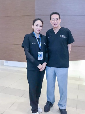 朱飛玲主任與”Woffles Lift”提升術開創(chuàng)者Woffles Wu交流合影